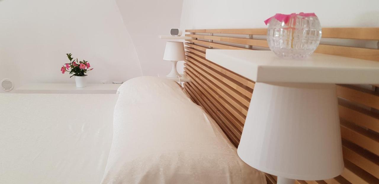 Il Cortile Segreto - Con Parcheggio Privato Apartman Lecce Kültér fotó