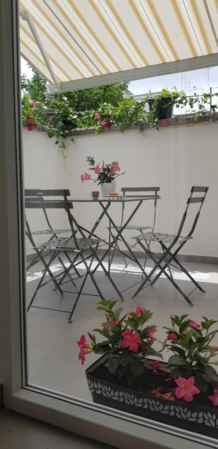 Il Cortile Segreto - Con Parcheggio Privato Apartman Lecce Kültér fotó